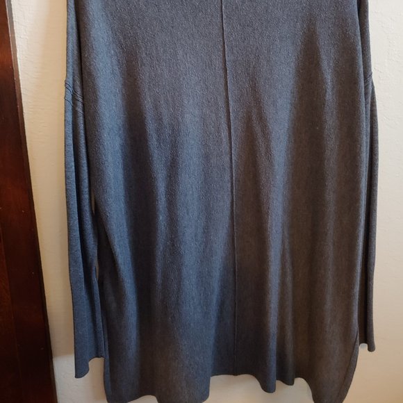 H&M grey top - Picture 3 of 5